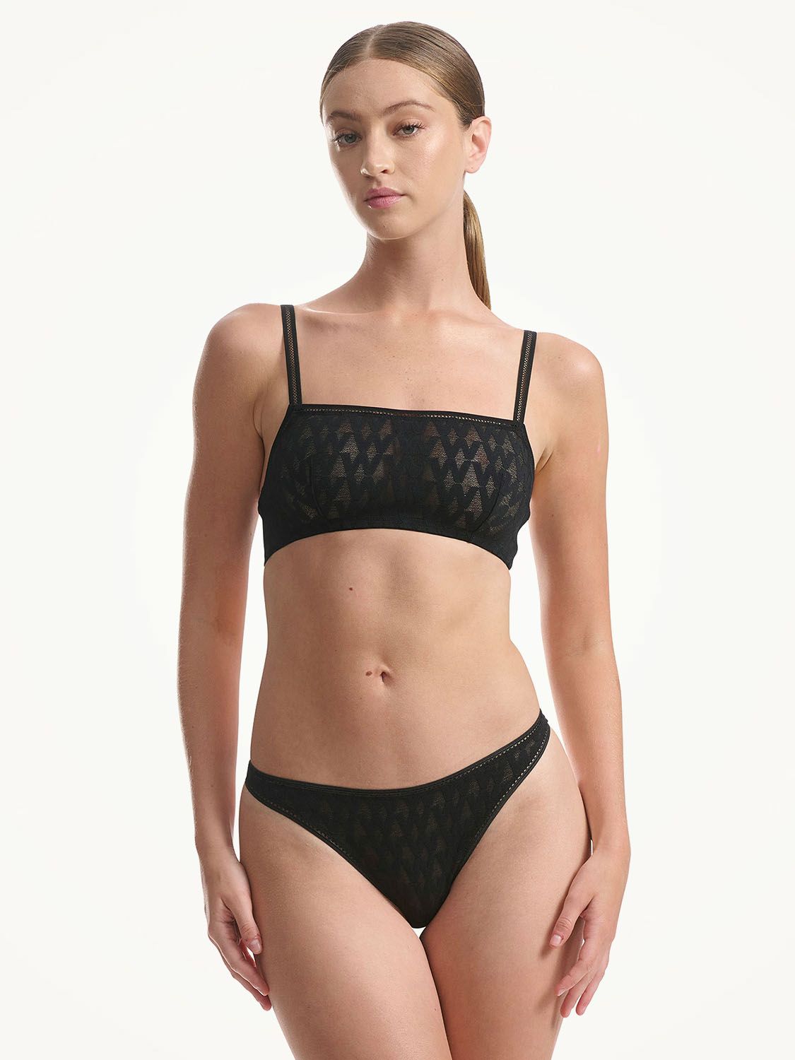 Трусы-стринги НЭТ ЛОГО